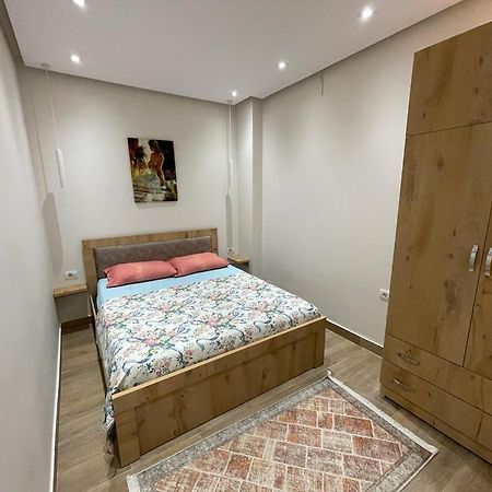 Modern 1 Bedroom City Apartment Tirana Buitenkant foto
