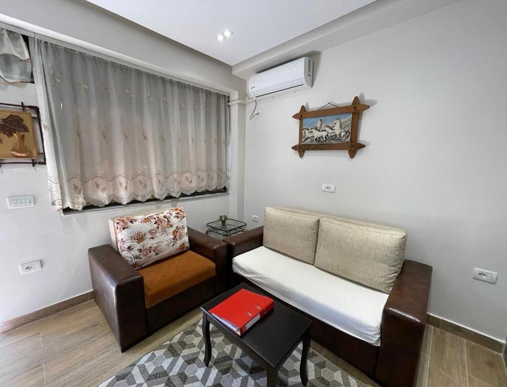 Modern 1 Bedroom City Apartment Tirana Buitenkant foto